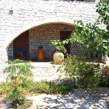 Studio Epar.od. Chosiariou-gerolimena Agios Nikolaos (Mani Peninsula)